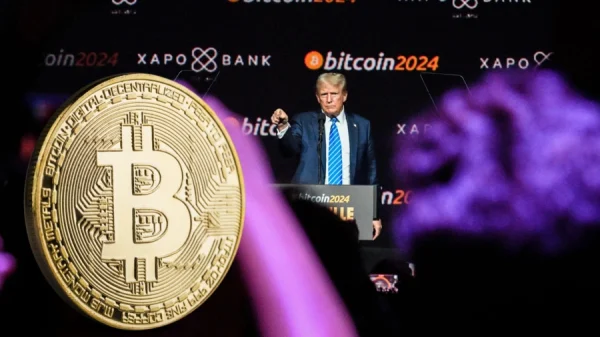 Trump stellt kühnen Bitcoin-Reserveplan auf Konferenz in Nashville vor